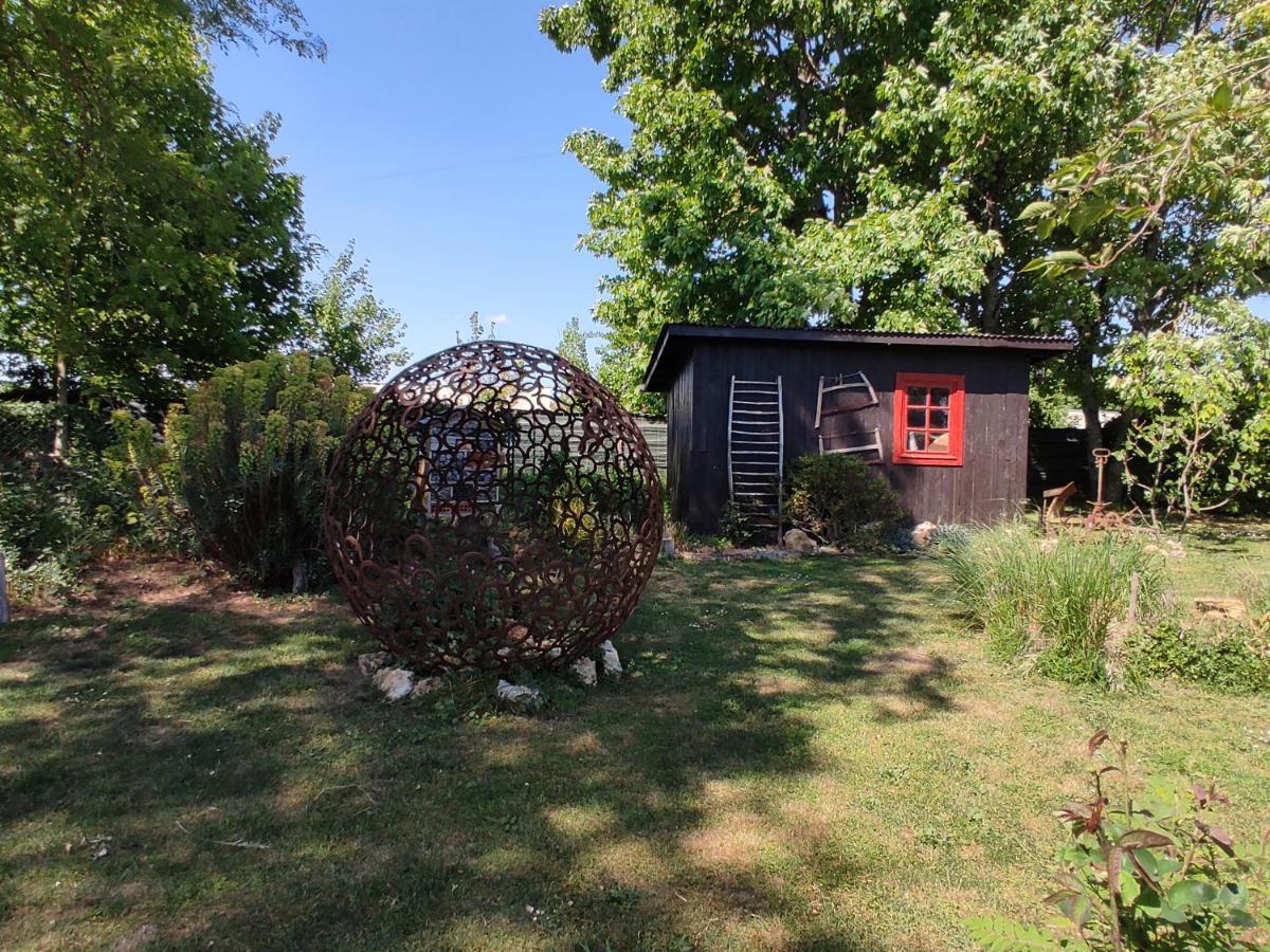 Au Jardin De La Marquetterie Vila Cigogne Exterior foto